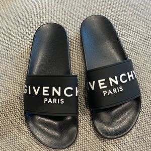 Givenchy Slides in Black